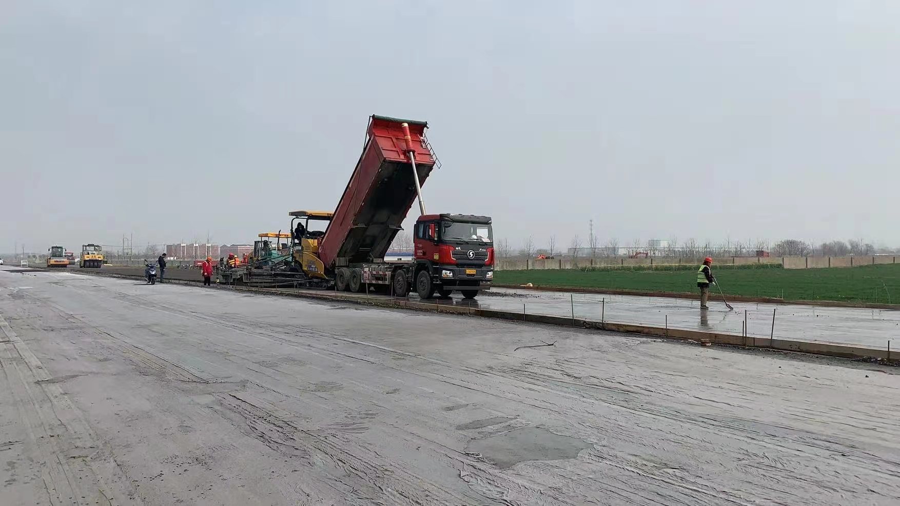 226大豐南段改擴(kuò)建工程 交工驗收通訊報道照片2.jpg